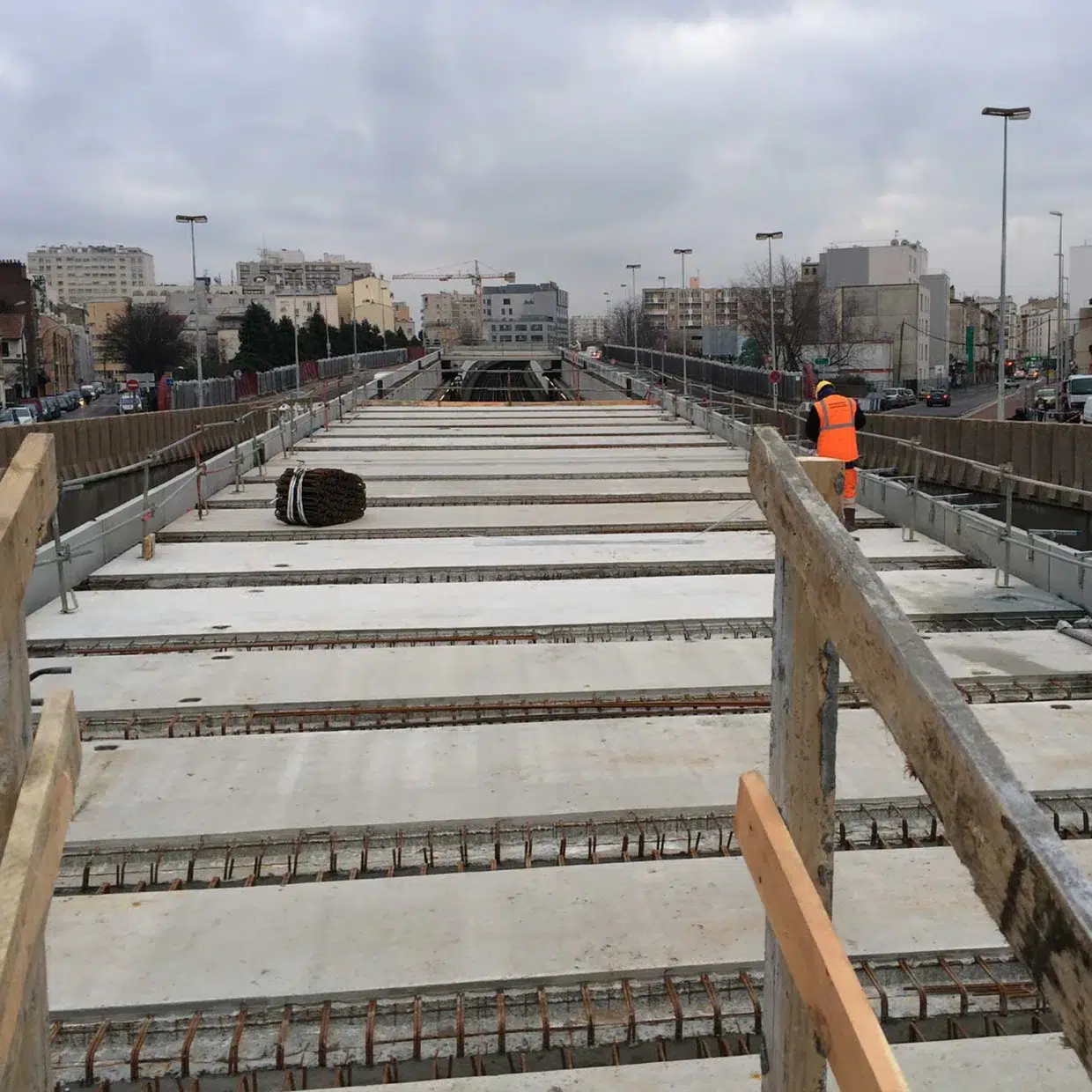 Dalle en béton pour éléments de pont